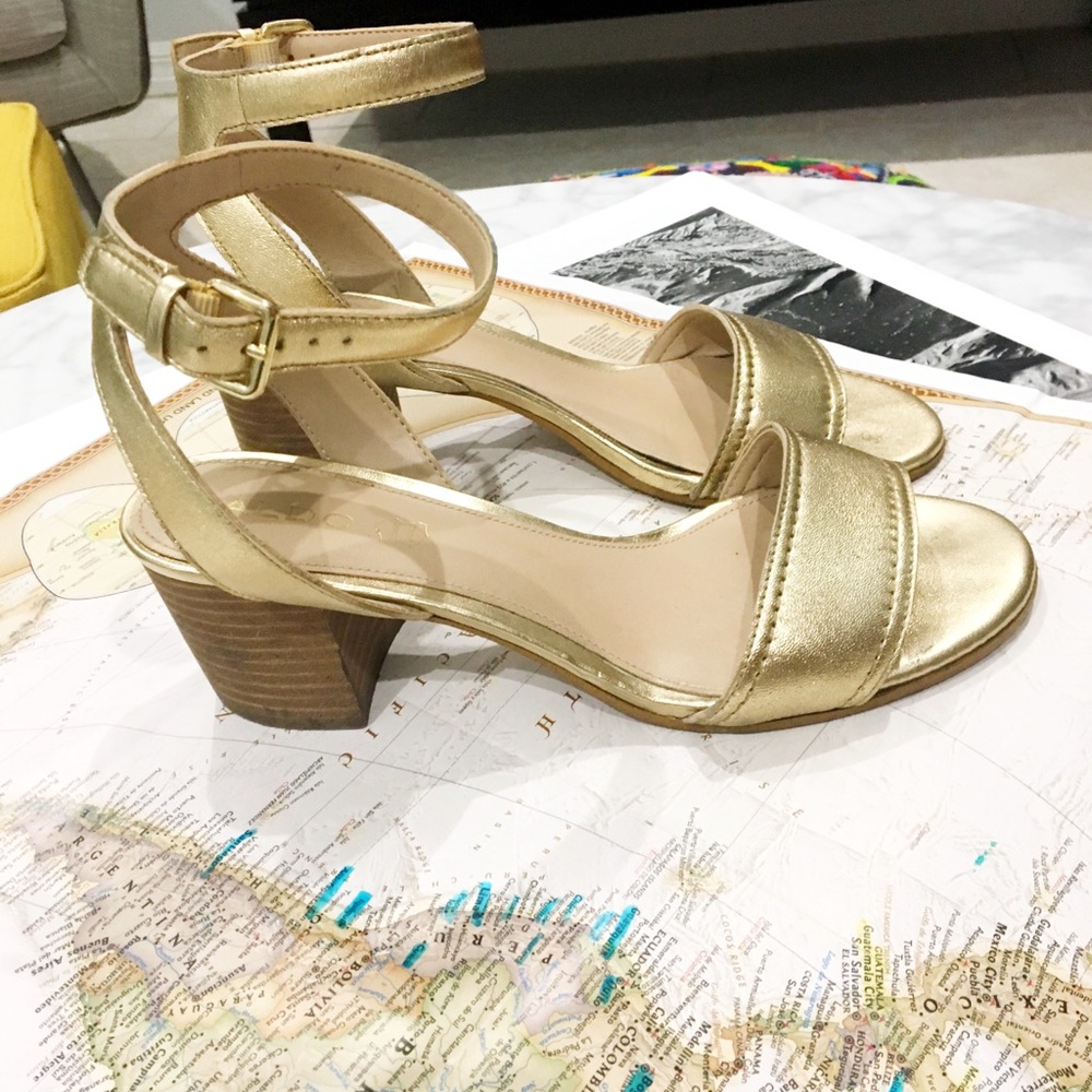 Aldo Sandals. GOLD. Size 8.